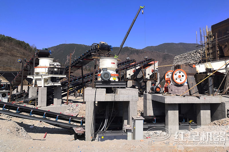 砂石料破碎生產(chǎn)現(xiàn)場圖片 砂石料破碎生產(chǎn)現(xiàn)場圖片