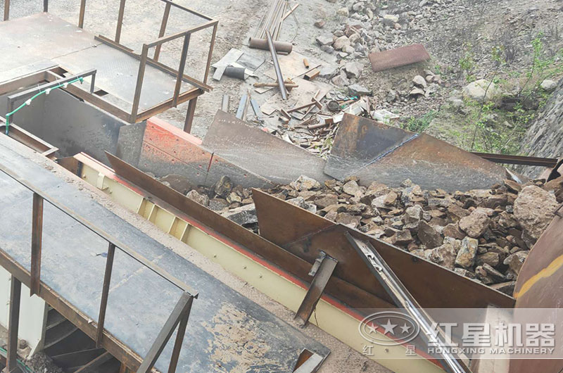 振動給料機工作現(xiàn)場實拍圖 振動給料機工作現(xiàn)場實拍圖