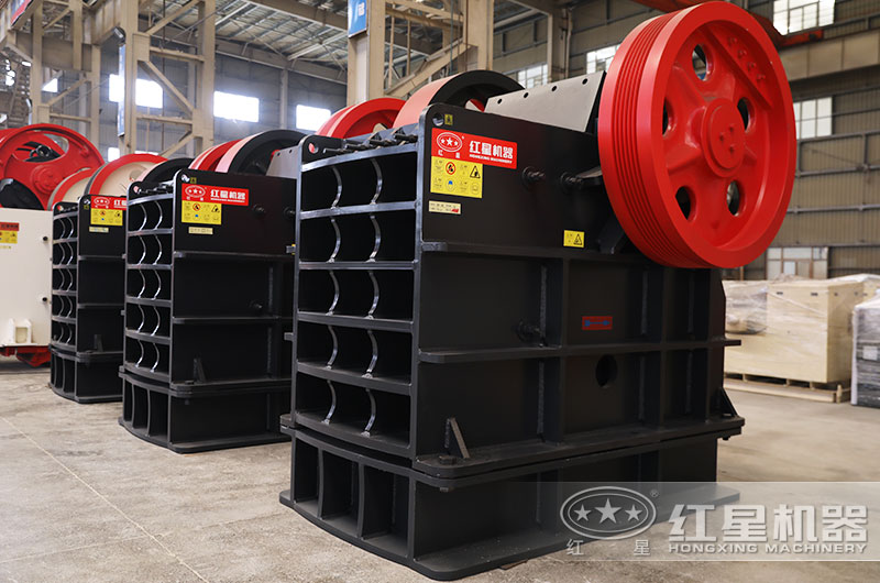 顎式破石機(jī)圖片 顎式破石機(jī)圖片