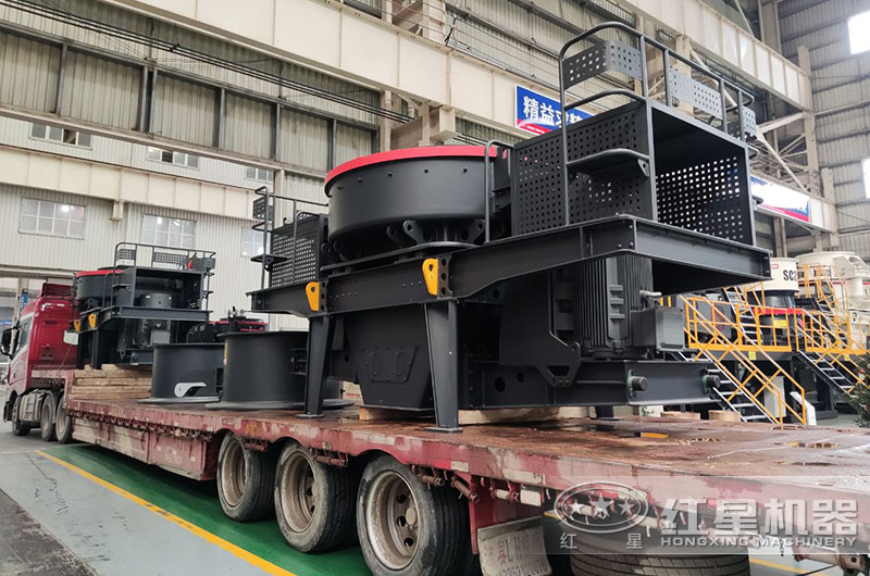 沖擊式破碎機裝車發貨中 沖擊式破碎機裝車發貨中