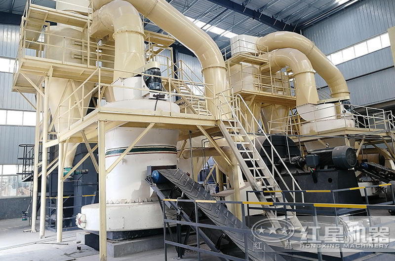 山西客戶高強磨粉機工作現場圖片