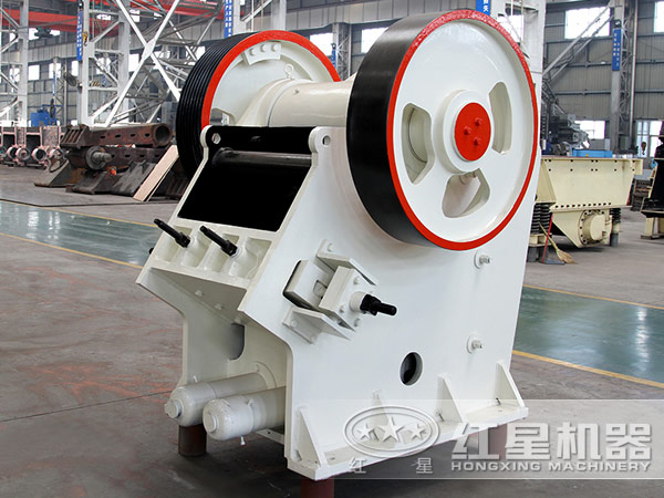 對(duì)比傳統(tǒng)鄂破機(jī)，新一代歐版鄂式破碎機(jī)具有哪些優(yōu)勢(shì)？