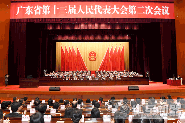 大型流動粉碎石頭一體機多少錢一臺？