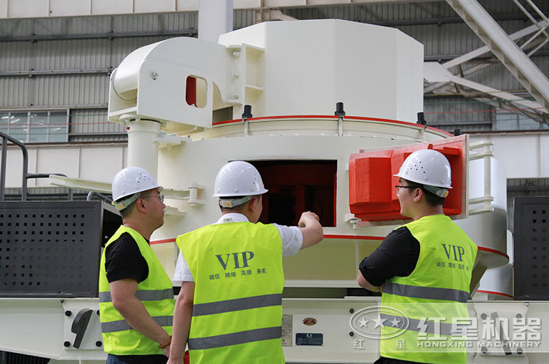 用戶來(lái)廠考察制沙設(shè)備