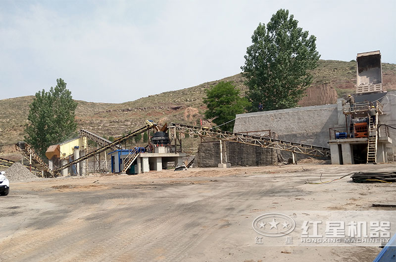 破碎玄武巖用什么機器好？整條生產(chǎn)線還需要哪些設備？