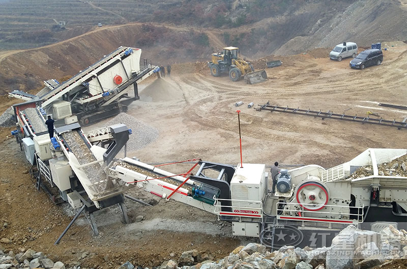 浙江用戶的移動(dòng)破碎生產(chǎn)線現(xiàn)場